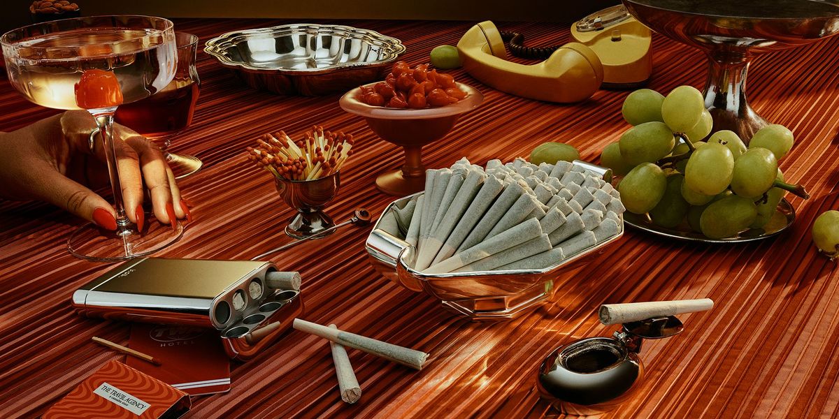 The Travel Agency Drops the First 100-Joint Box