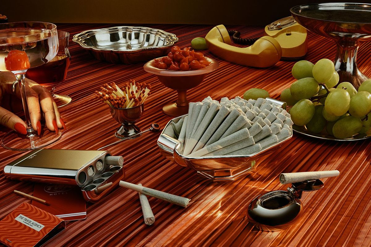 The Travel Agency Drops the First 100-Joint Box