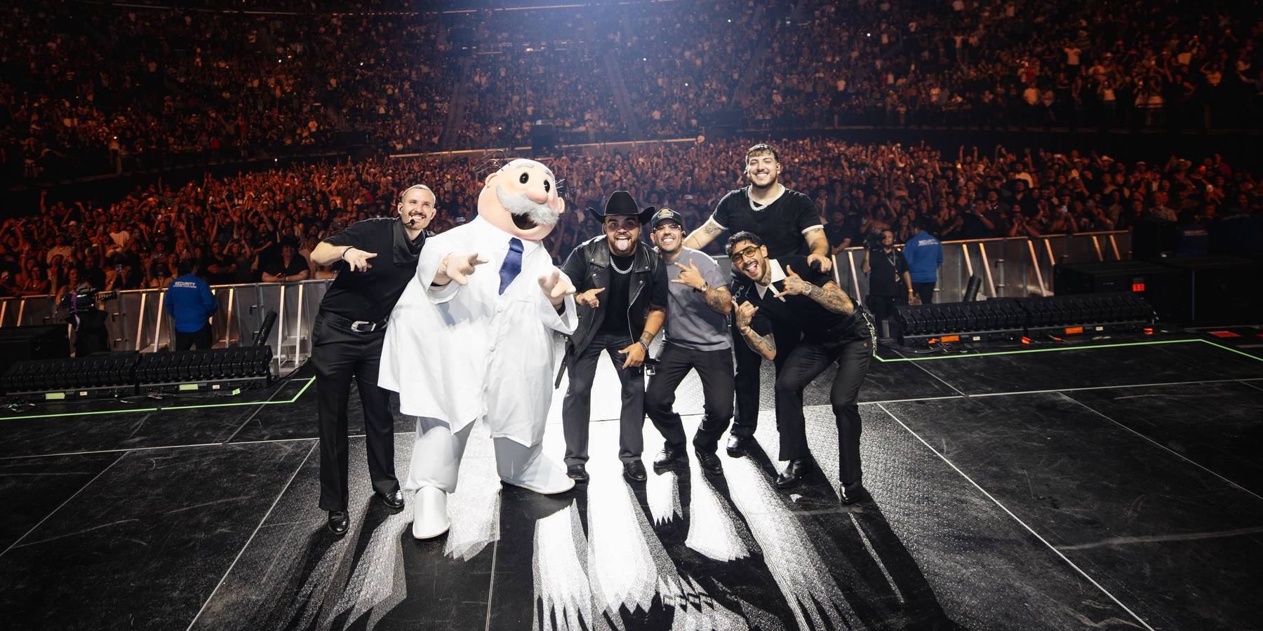 Grupo Frontera lleva la fiesta al Intuit Dome
