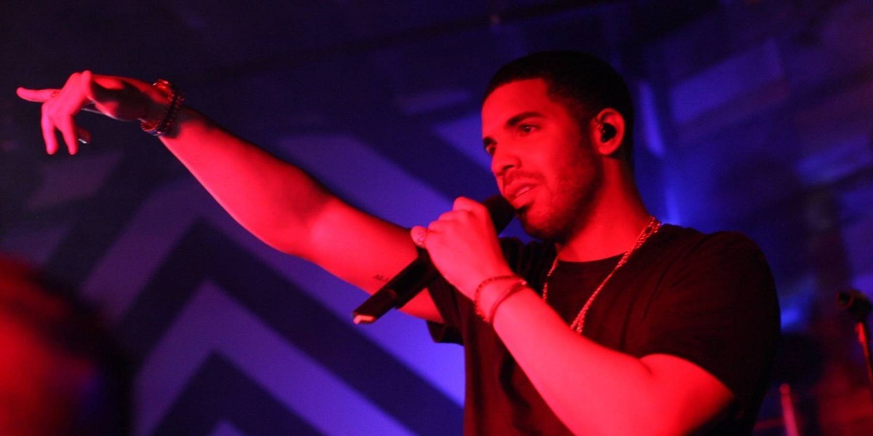 Watch Drake Perform A New Track At His 'Boy Meets World' Tour Opener