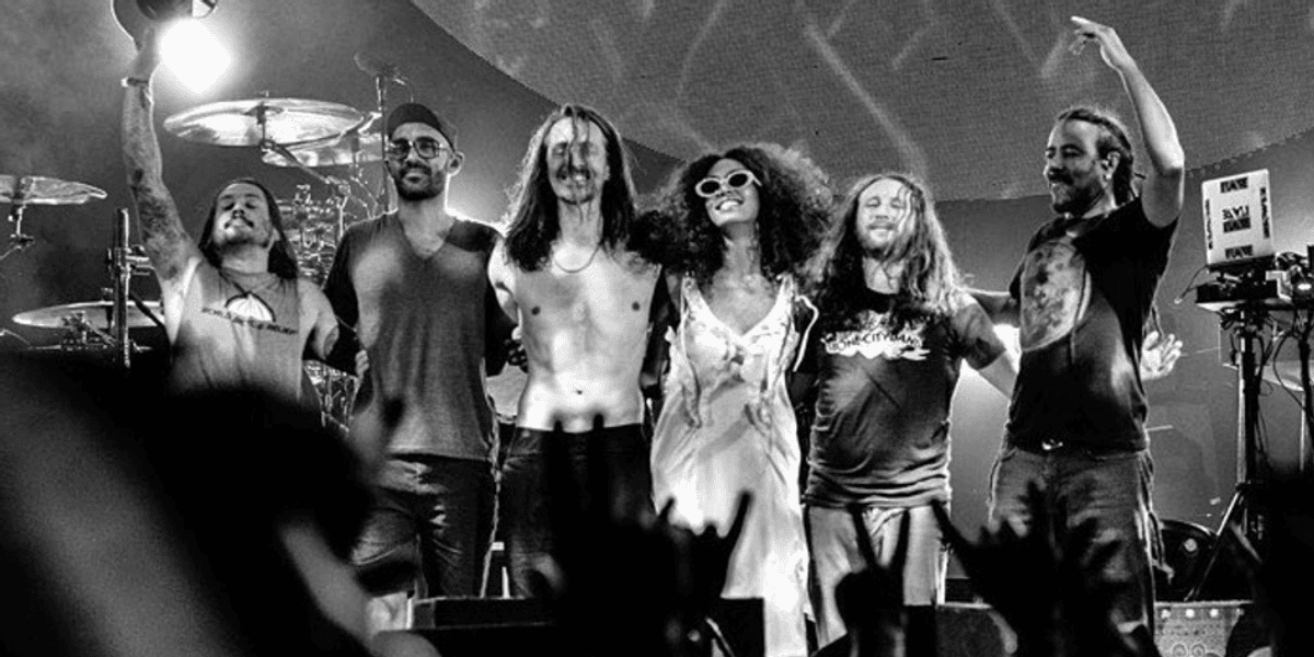 Watch Solange Perform Onstage With Your Middle School Faves, Incubus (!!)
