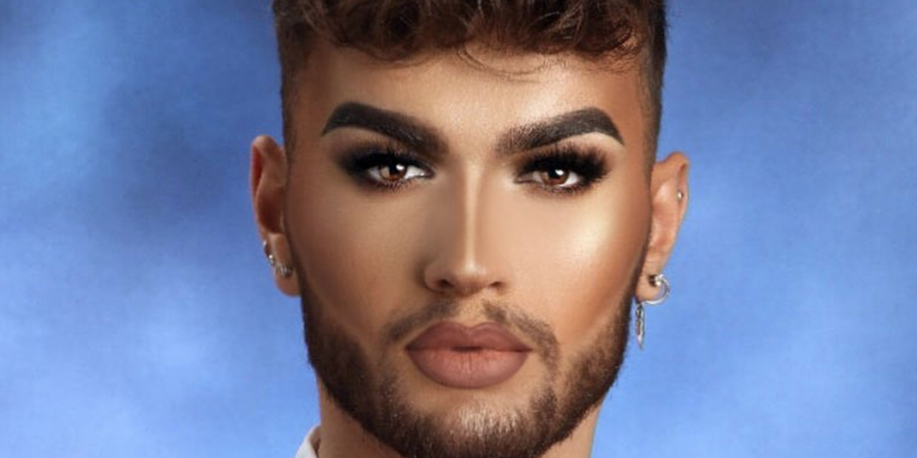 This Teen's Flawless Graduation Photo Just Went Viral