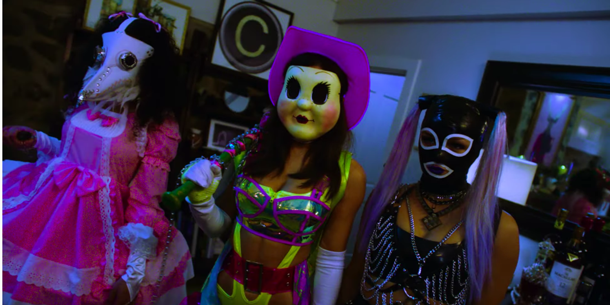 Bella Thorne Directed a Mini Horror Movie