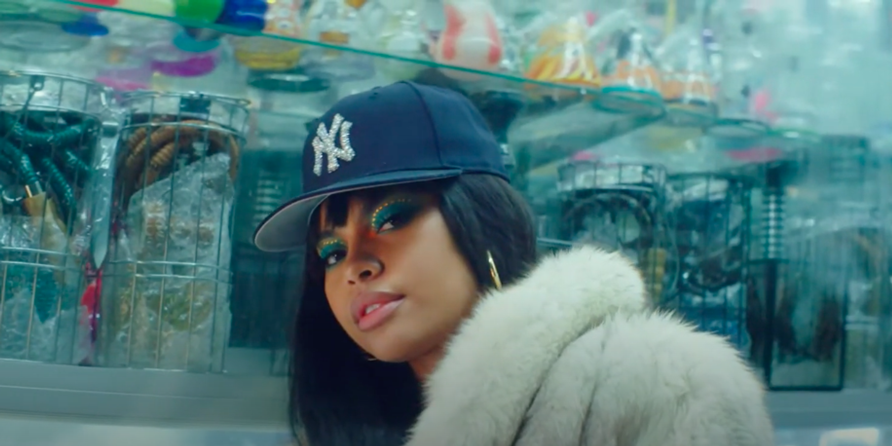 Leaf Searches for Her Bae in 'Is It You'