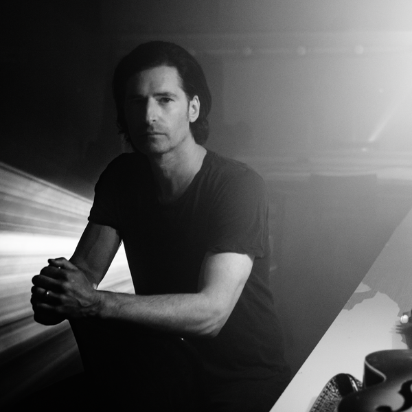 Pete Yorn Does His Own Stunts