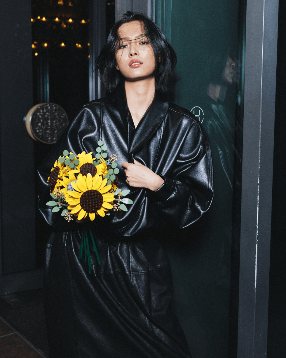 Jiali Zhao Brings Flower Power to Shanghai Fashion Week