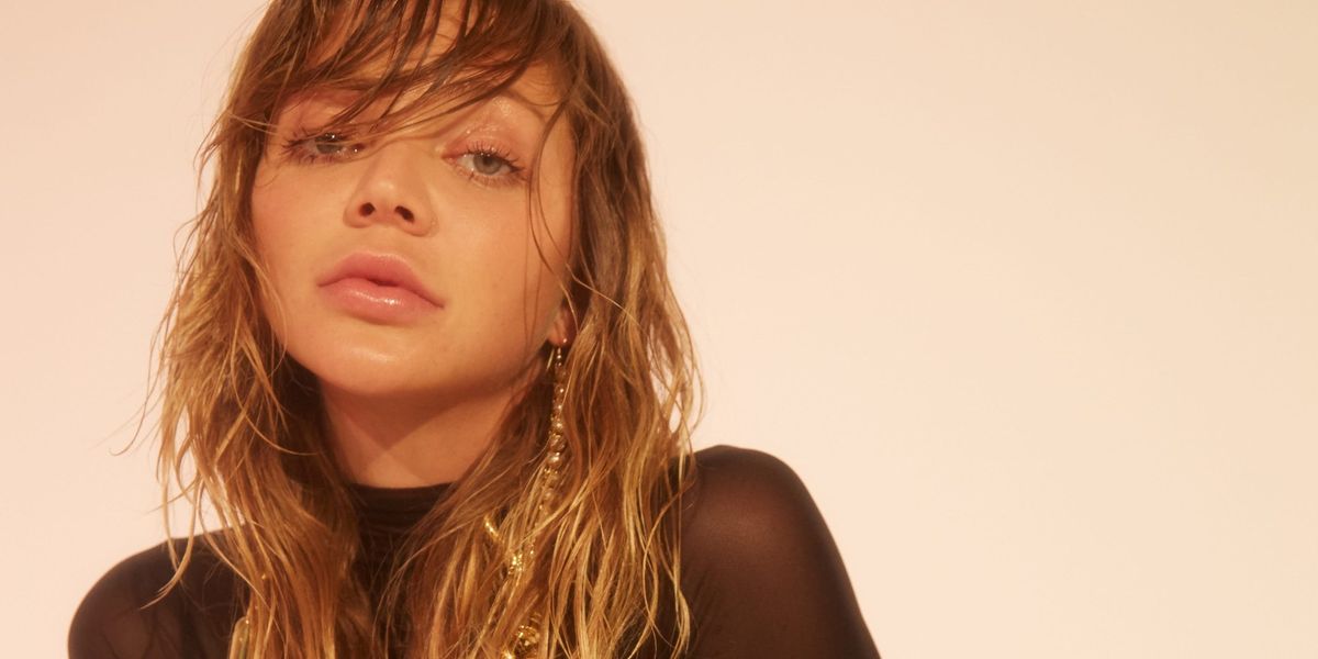 Jessie Andrews Makes Winter Accessories Extra Desirable