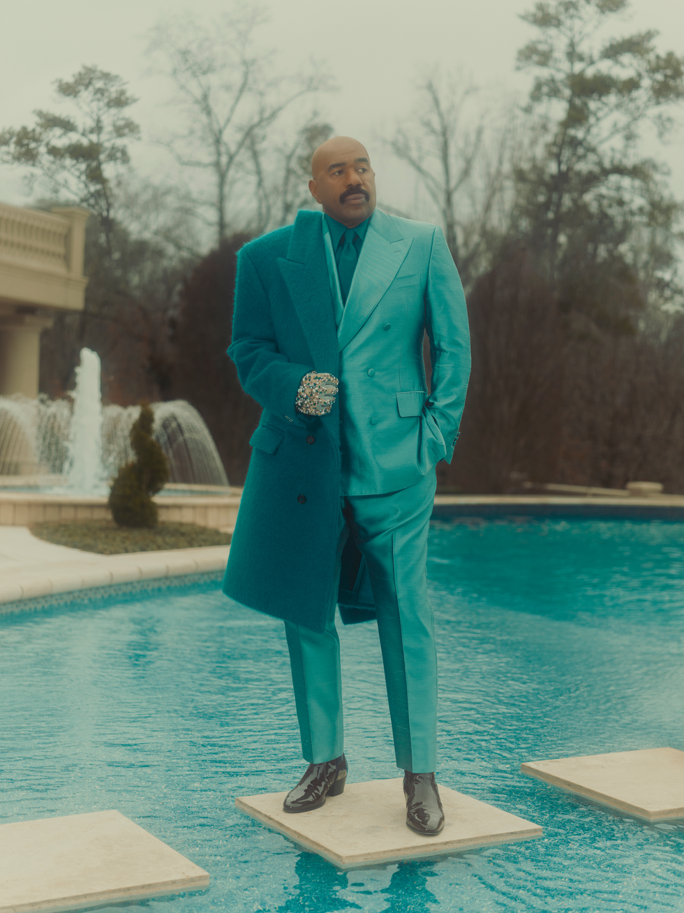 Steve Harvey blue look